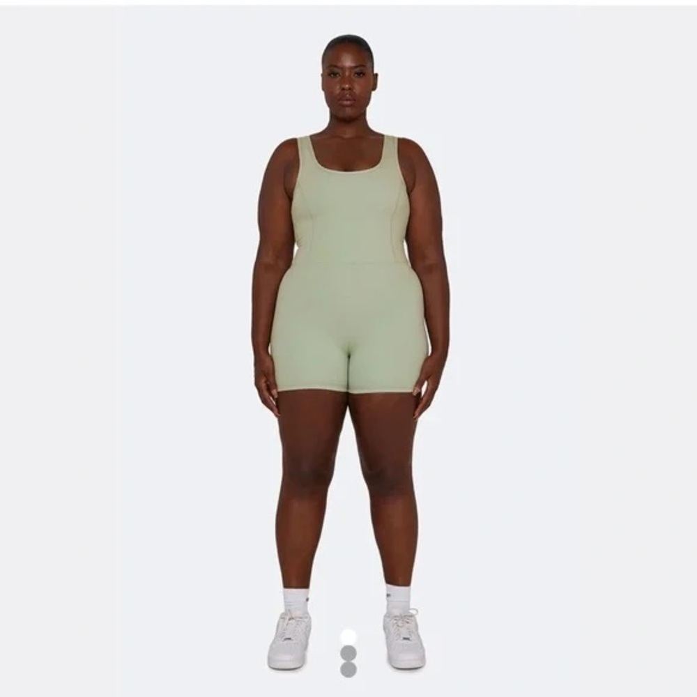 NWOT Set Active Sportbody Shortysuit